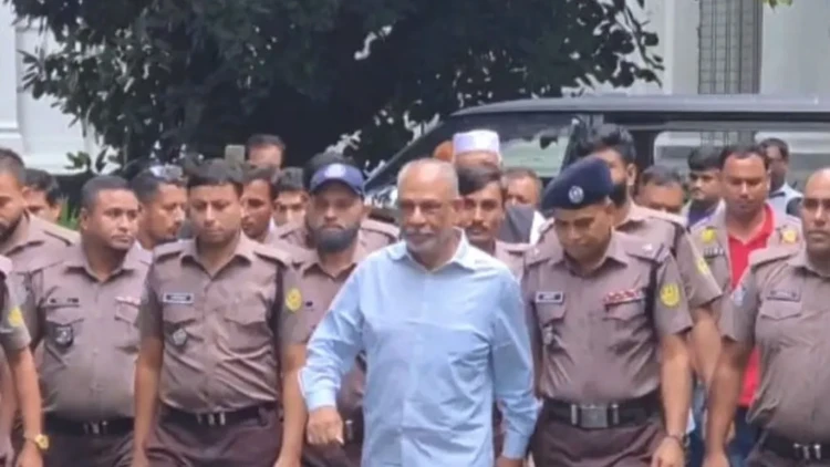 শাপলা চত্বরের মামলায় ট্রাইব্যুনালে হাজির করা হলো লতিফ সিদ্দিকীকে