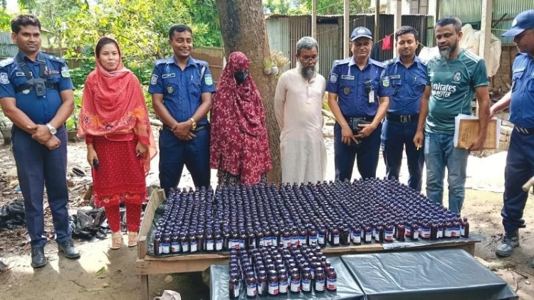 দুর্গাপুরে ৭৪০ বোতল ফেনসিডিলসহ আটক ২
