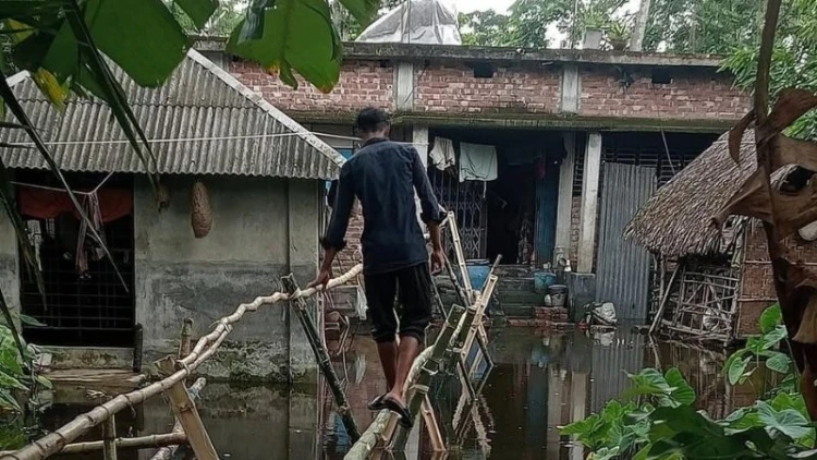 কাটেনি ভবদহের জলাবদ্ধতা, ভোগান্তিতে লাখো মানুষ