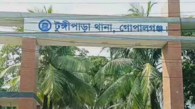 টুঙ্গিপাড়ায় '৩৬ জুলাই' তোরণে আগুনের অভিযোগ