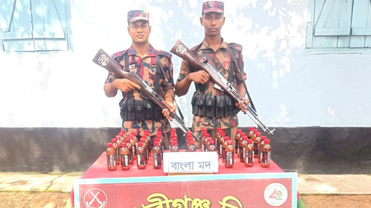 দিনাজপুরে বিপুল মাদকসহ ২ ব্যবসায়ী আটক
