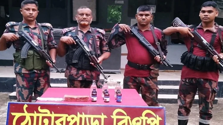 কুষ্টিয়ায় ভারতীয় মাদক ও পণ্য জব্দ, আটক ১