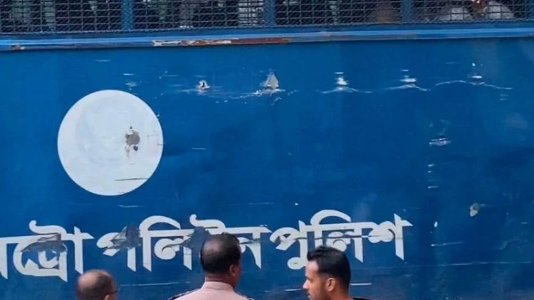 বসুন্ধরায় আটক ৫২ আ. লীগ নেতাকর্মী কারাগারে