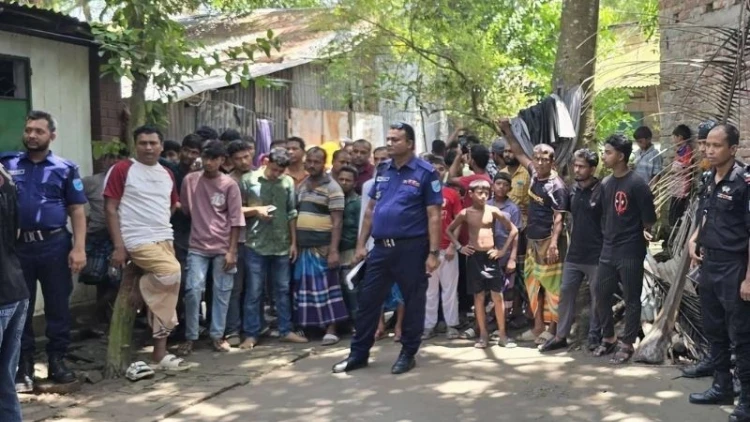 মাদারীপুরে ইমনের বাড়ির সামনে বোমা বিস্ফোরণ, ৫ শিক্ষার্থী আহত