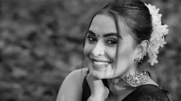 বসুন্ধরায় অভিনেত্রীর ঝুলন্ত লাশ উদ্ধার