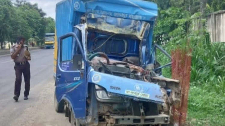 গাজীপুরে কাভার্ডভ্যান চালকের মর্মান্তিক মৃত্যু