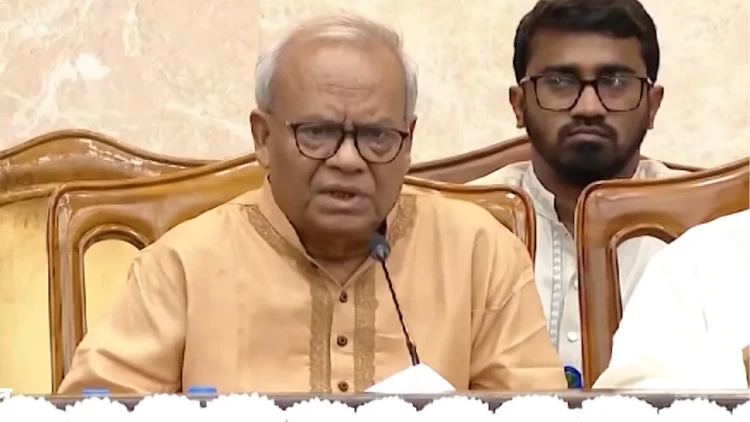 একটি ভগ্নস্তূপের ওপর দাঁড়িয়ে দেশ গড়ছে সরকার: রুহুল কবির রিজভী