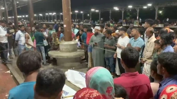 কুমিল্লায় ট্রেনে কাটা পড়ে দাদি-নাতনির মৃত্যু