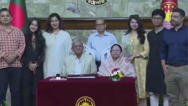 সপরিবারে বঙ্গভবনে উঠলেন নতুন রাষ্ট্রপতি মির্জা ফখরুল ইসলাম আলমগীর