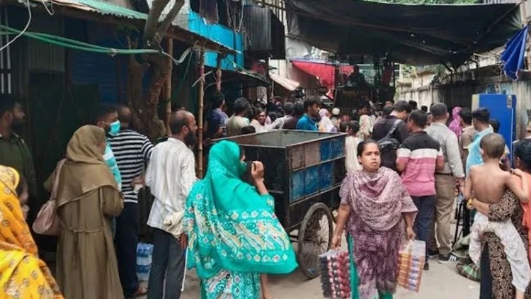 টঙ্গীতে মাদকের আস্তানা গুঁড়িয়ে দিল প্রশাসন
