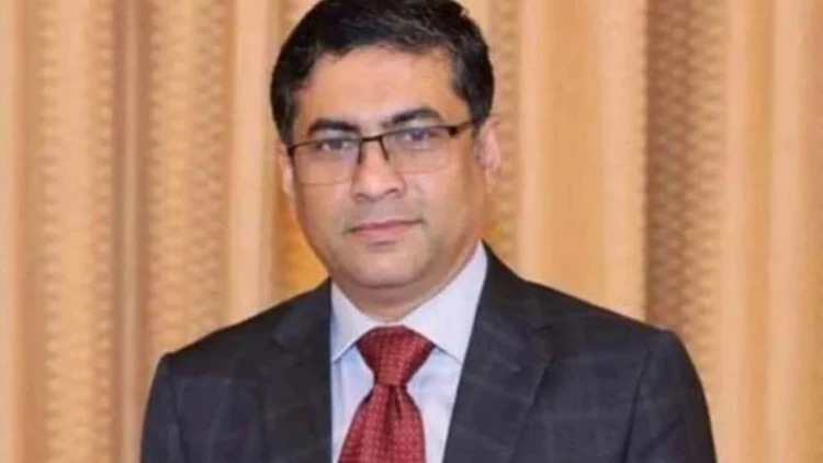 স্ত্রীসহ বিপ্লব বড়ুয়ার দেশত্যাগে নিষেধাজ্ঞা