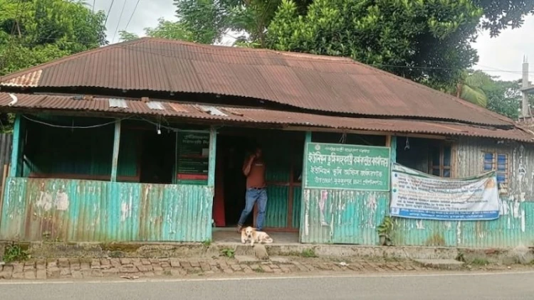 মুকসুদপুরে সরকারি জমি দখলের অভিযোগ