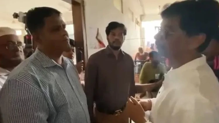 হারপিক এনে দেন, আমি ক্লিন করব: কৃষিমন্ত্রী