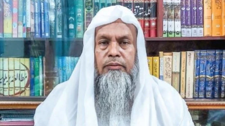 আন্তর্জাতিক ফিকহী সেমিনারে যোগ দিতে নিউইয়র্ক থেকে জেদ্দা পৌঁছেছেন মুফতি মিজানুর রহমান সাঈদ