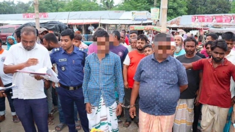 নীলফামারীতে পুলিশের চিরুনি অভিযানে আটক ২