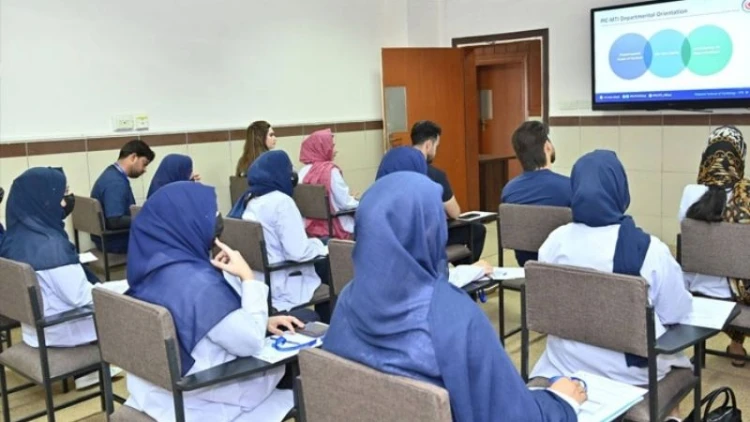 আফগান শিক্ষার্থীদের বহিষ্কার না করার নির্দেশ পাকিস্তান হাইকোর্টের