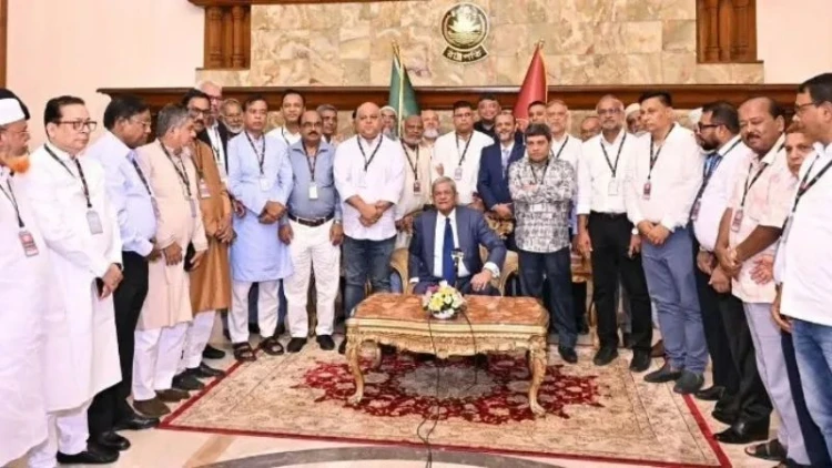 স্থানীয় সরকার শক্তিশালী করতে জেলা পরিষদ প্রশাসকদের নির্দেশ রাষ্ট্রপতির