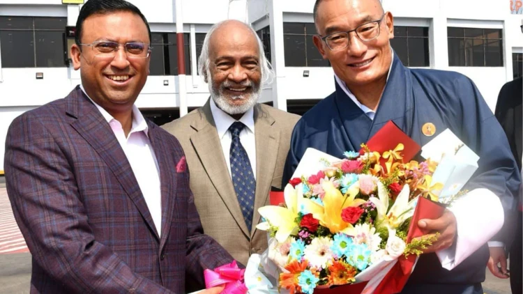 ঢাকায় ভুটানের প্রধানমন্ত্রীর সংক্ষিপ্ত যাত্রাবিরতি