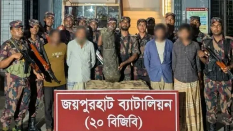 আক্কেলপুরে ৭২ কেজি কষ্টিপাথরের মূর্তিসহ আটক ৪