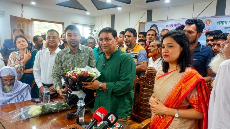 মাদারীপুরের ডাসারে বিদায়ী ও নবাগত ইউএনওকে সংবর্ধনা এবং পুরস্কার বিতরণ
