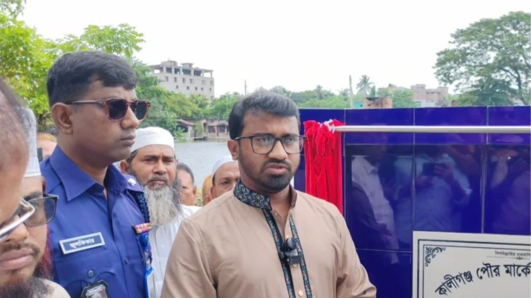 কারোর আশকারায় ফুটপাত দখল করা যাবে না: রাশেদ খান