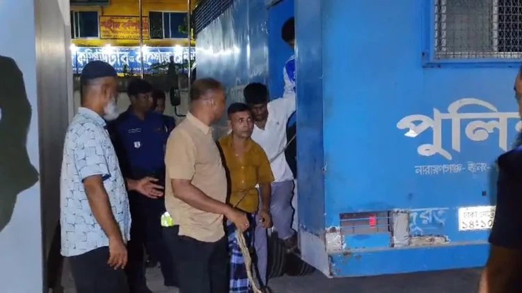 নারায়ণগঞ্জে নিষিদ্ধ আ.লীগ কর্মী সহ গ্রেপ্তার ৭৭