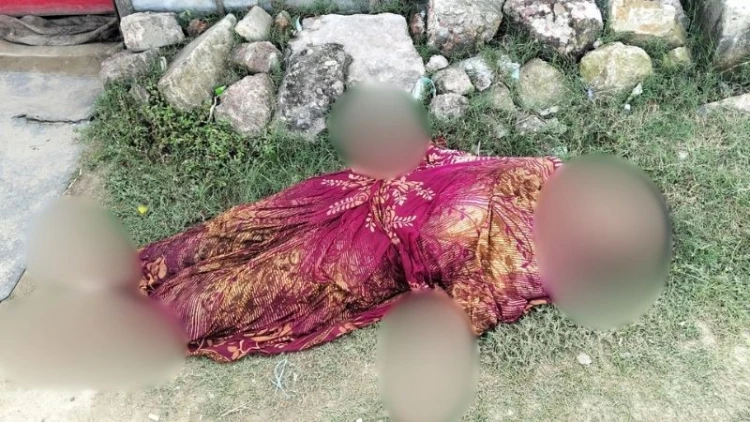 কর্ণফুলীতে লাফ দেওয়া নারীকে বাঁচালেন মাঝিরা