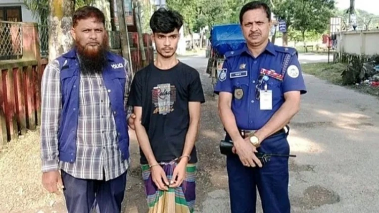 বেতাগীতে স্কুলছাত্রীর দাঁত ভেঙে দেওয়া সেই বখাটে গ্রেপ্তার