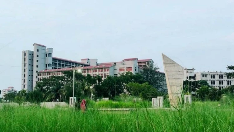 গোবিপ্রবিতে চিকিৎসা সেবা নিয়ে শিক্ষার্থীদের ক্ষোভ