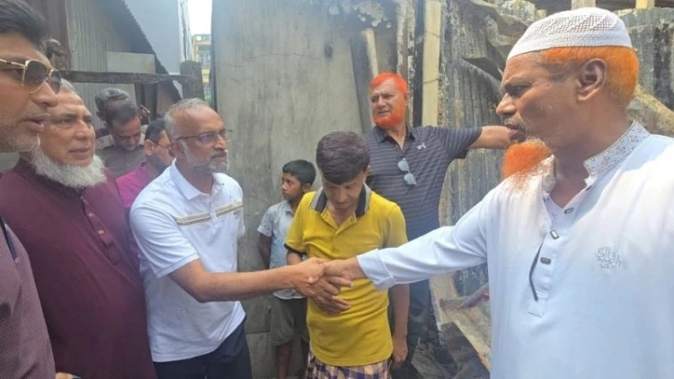 ভৈরবে ক্ষতিগ্রস্ত ঘরবাড়ি পরিদর্শনে জেলা পরিষদ প্রশাসক