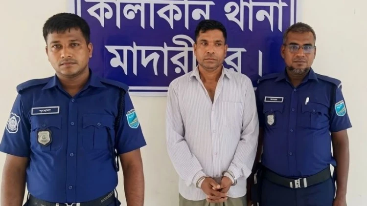কালকিনিতে সরকারি রাস্তার গাছ কাটা মামলার আসামি গ্রেপ্তার