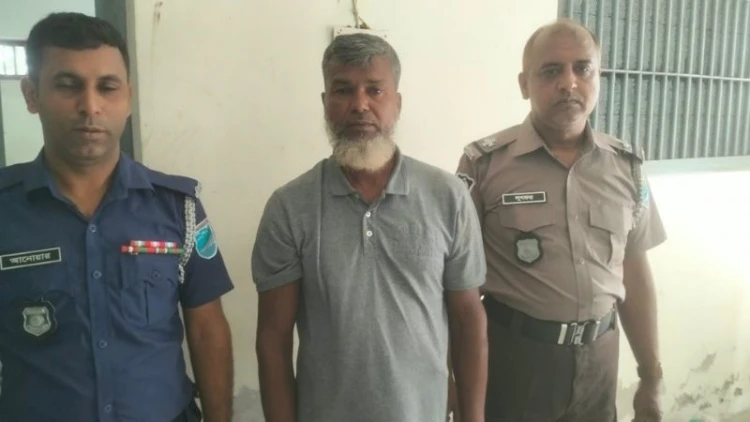 নিকলীতে চোলাই মদ ও ইয়াবাসহ গ্রেপ্তার ১