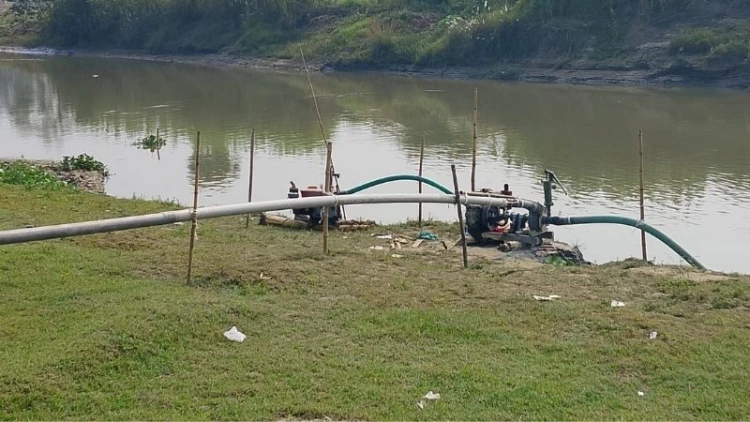 পীরগাছায় অবৈধ বালু উত্তোলন, প্রশাসনের ভূমিকা নিয়ে প্রশ্ন