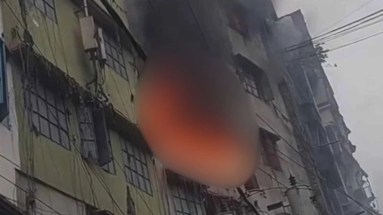 কেরানীগঞ্জের পোশাকপল্লীতে আগুন, নিয়ন্ত্রণে কাজ করছে ফায়ার সার্ভিস