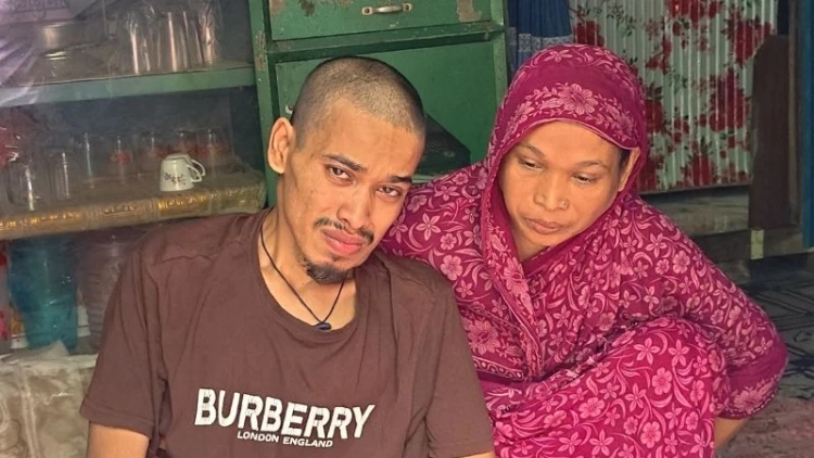 ক্যান্সারে নিভে যাচ্ছে শরিফের জীবন, সাহায্যের আকুতি মায়ের