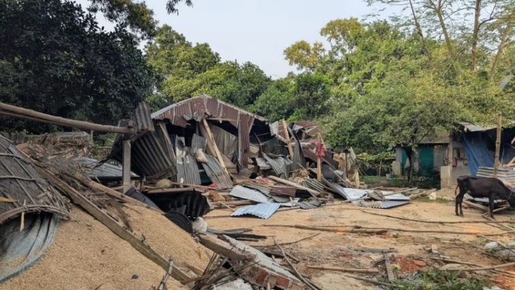 কালিয়াকৈরে ভেকু দিয়ে বসতবাড়ি ভাঙচুর ও লুটপাট