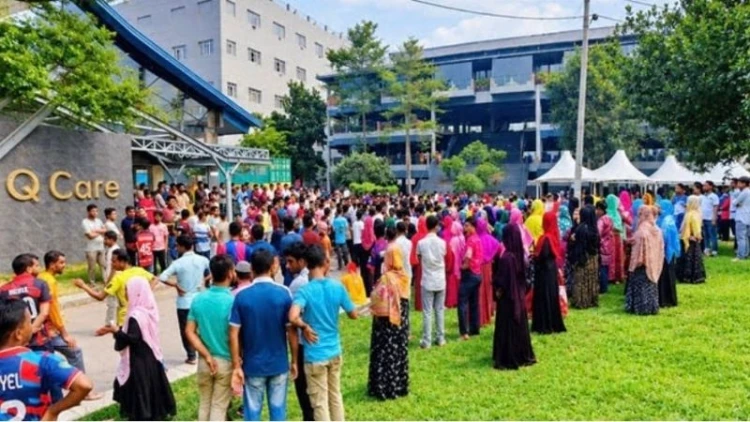 অসুস্থতায় ছুটি না দেওয়ার অভিযোগ, অন্তঃসত্ত্বা পোশাক শ্রমিকের মৃত্যু