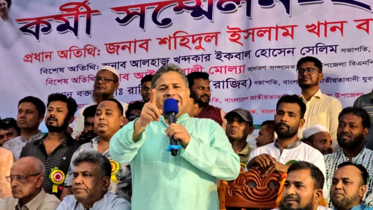 খালেদা জিয়া কর্মীদের ফেলে পালাননি, আমরাও পালাব না: ফরিদপুরে এমপি বাবুল