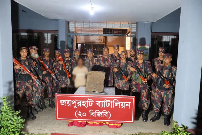পাঁচবিবিতে ১ কোটি ৭ লাখ টাকার বেলেপাথর উদ্ধার