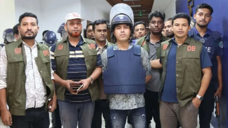 চট্টগ্রামের শীর্ষ সন্ত্রাসী ডেভিড ইমন দুই মামলায় ৭ দিনের রিমান্ডে