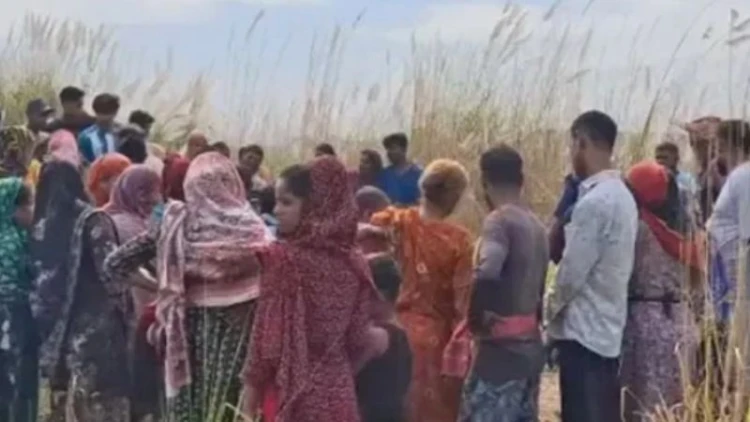 মুন্সীগঞ্জে বাবা-মেয়েকে নির্মমভাবে কুপিয়ে হত্যা